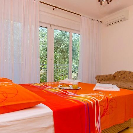 Apartments Maslina Трогир Екстериор снимка