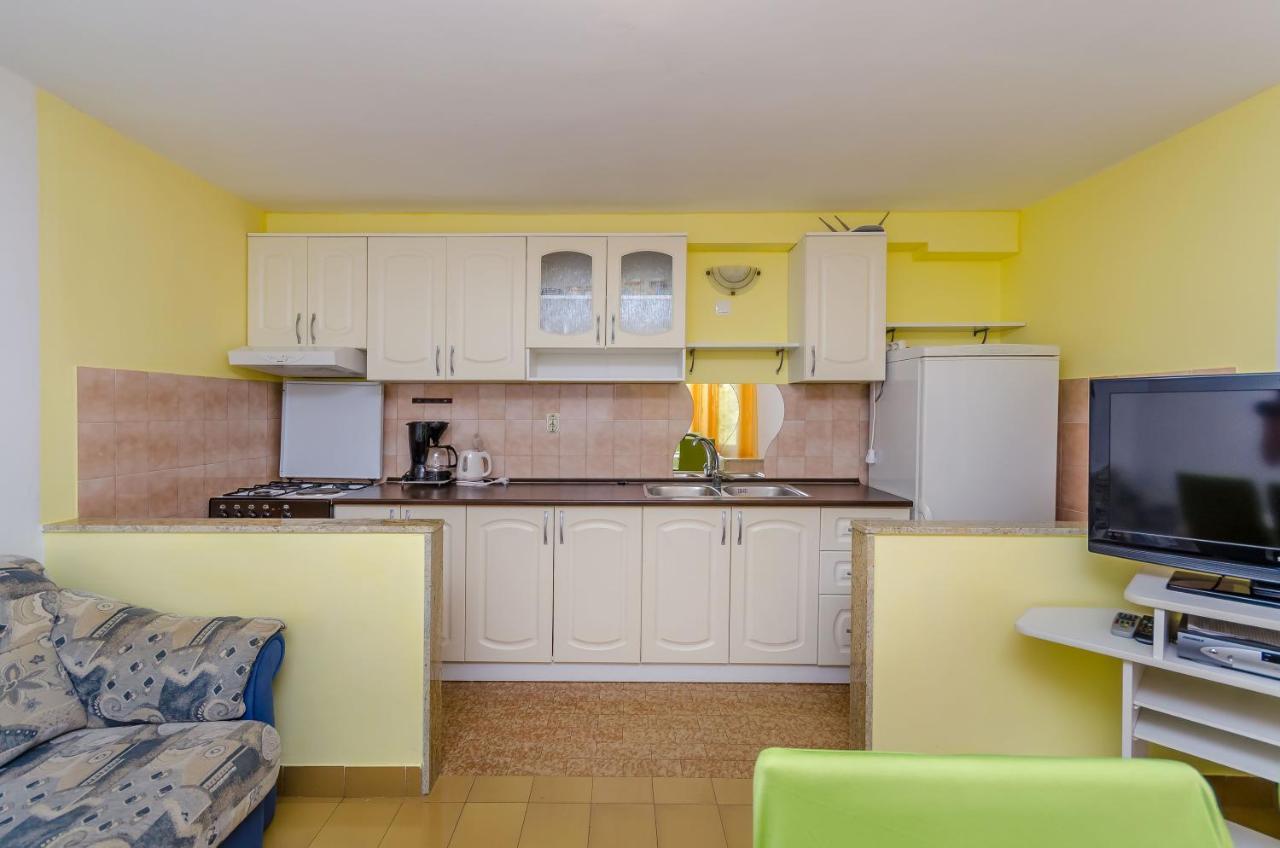 Apartments Maslina Трогир Екстериор снимка