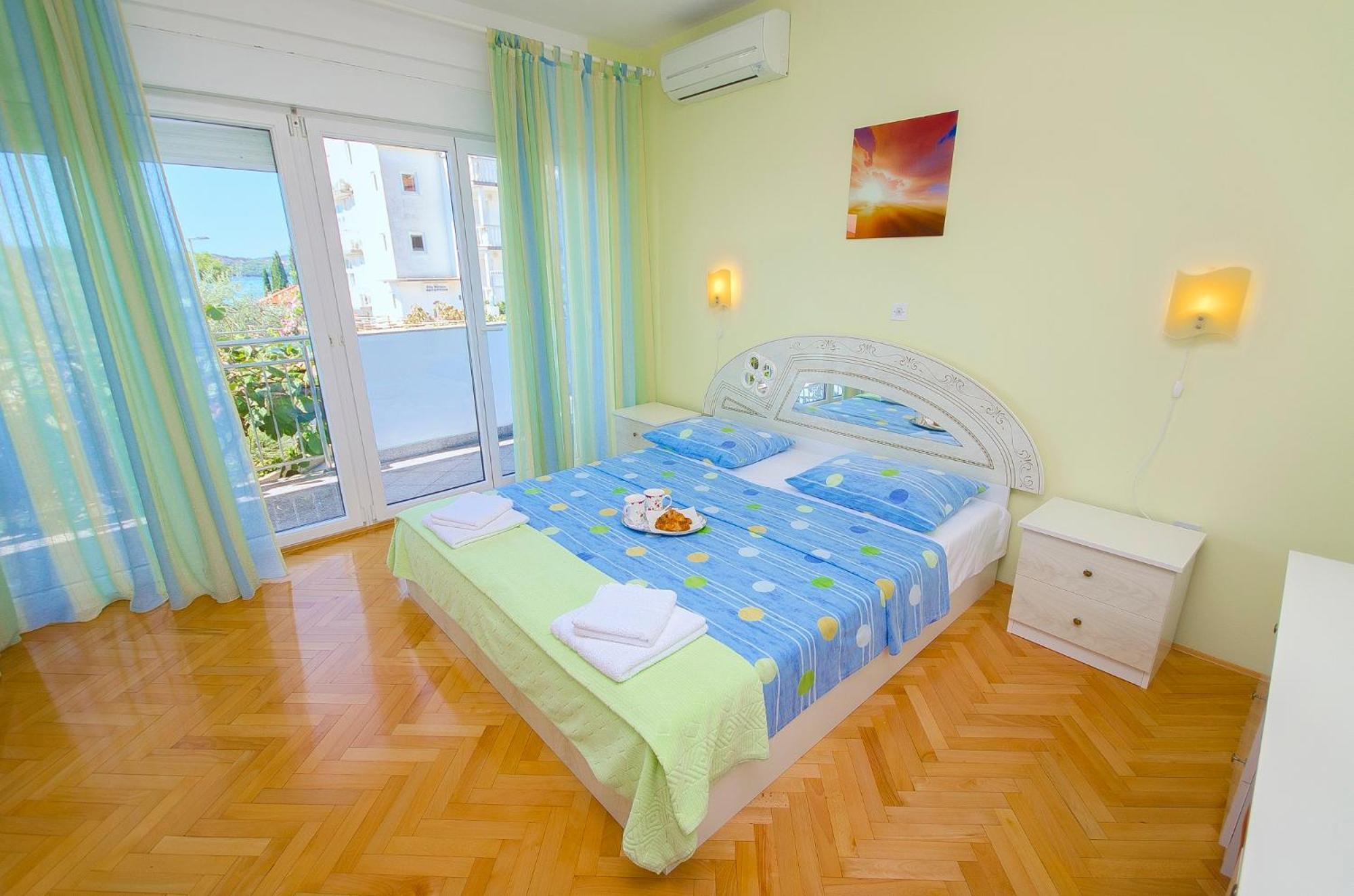 Apartments Maslina Трогир Екстериор снимка