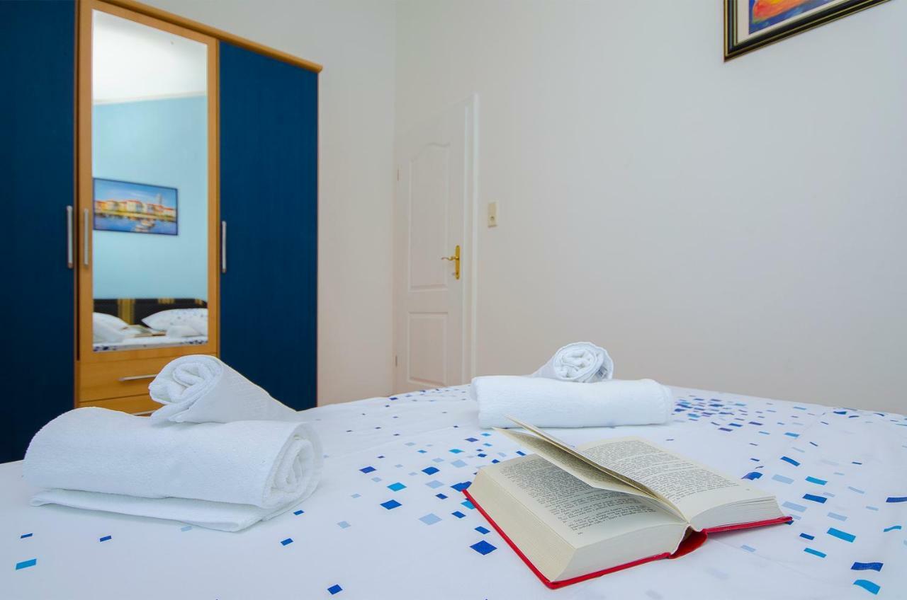Apartments Maslina Трогир Екстериор снимка