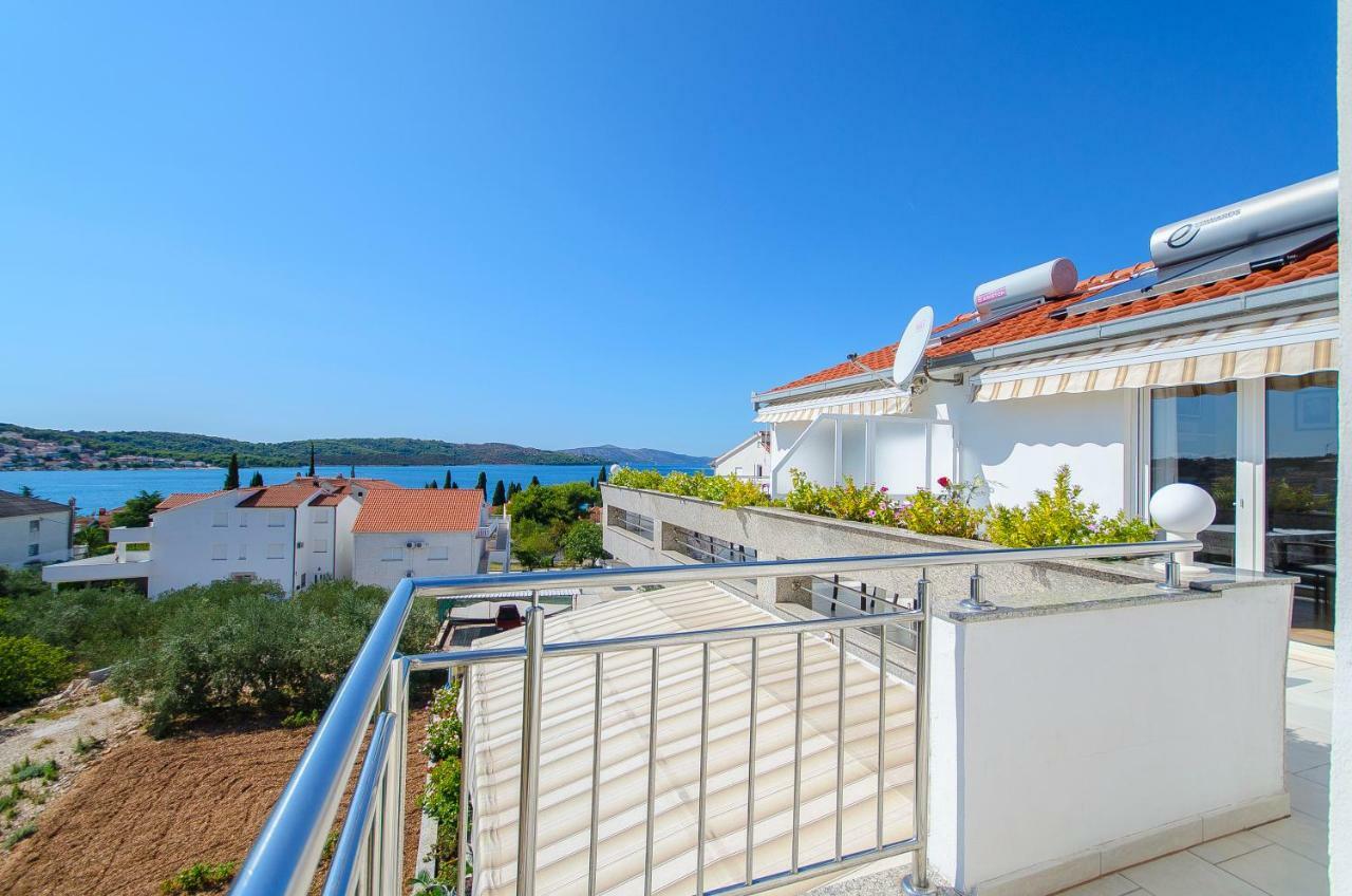 Apartments Maslina Трогир Екстериор снимка