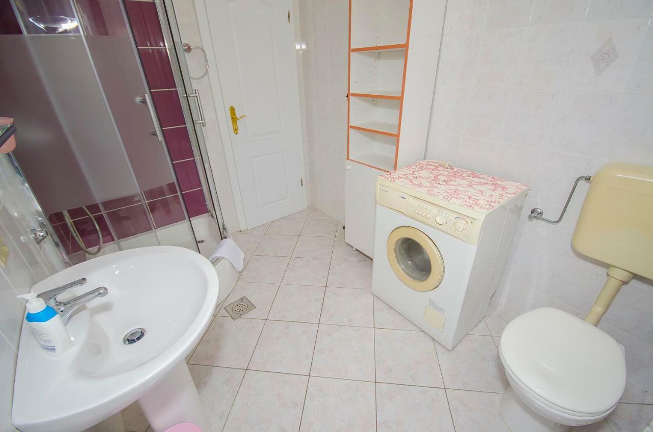 Apartments Maslina Трогир Екстериор снимка